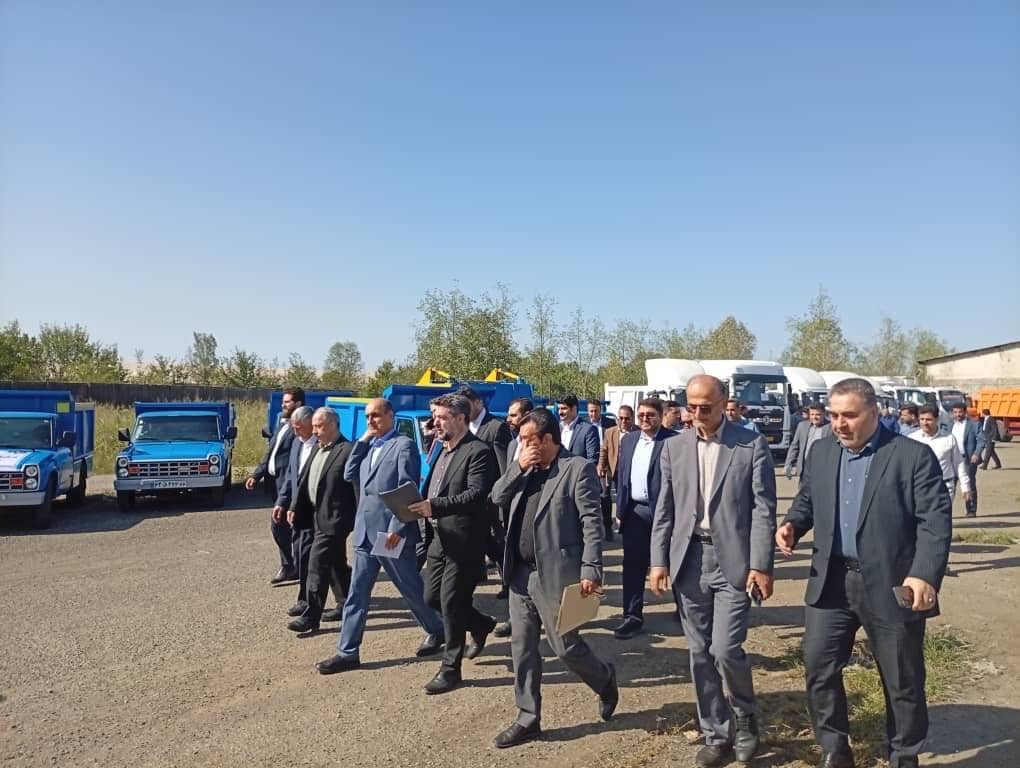 تحویل ۱۱۹ خودروی خدمات رسان به شهرداری ها و دهیاری های گیلان توسط سازمان همیاری