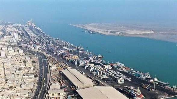 مناطق آزاد پای کار مردم و فعالین اقتصادی هستند